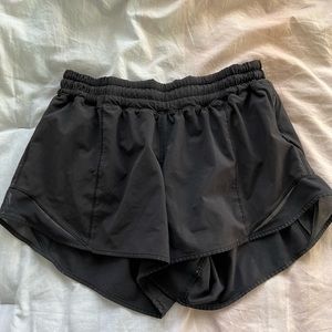 Black Lulu lemon hotty hot